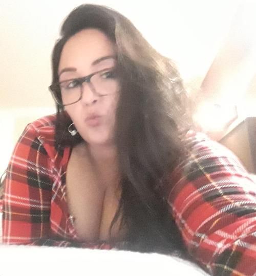Hey dudes 🤗, Im 25 years cougar Just Arrived In Town! Im Looking For Someone To Hangout And Have Fun With